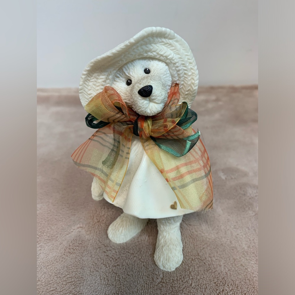 Vintage 1997 “Daisy Bear” Figurine from Sarah’s Attic. Limited Edition.